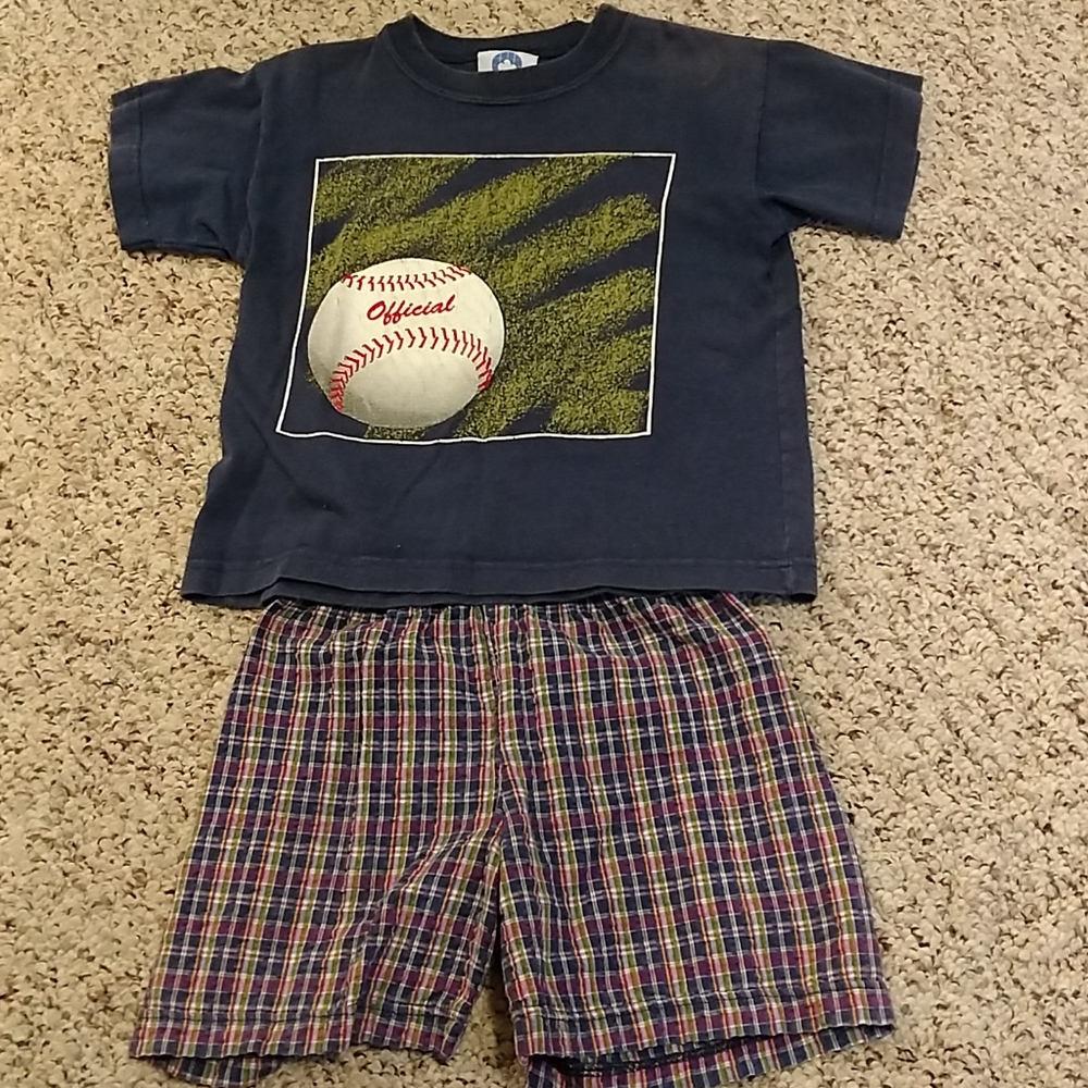 Kids 2 piece short set, size 4